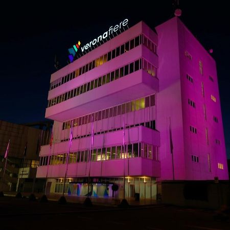 Cinema Rooms Fiera Верона Экстерьер фото